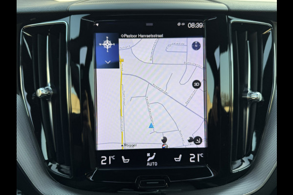 Volvo XC60 2.0 B4 Business R -Line Pro Panodak Volleder Adaptive Cruise Carplay Trekhaak Camera All-Seasonbanden Memory Stoelen