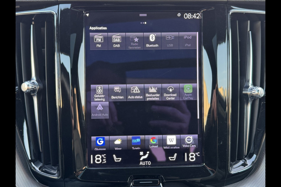 Volvo XC60 2.0 B4 Business R -Line Pro Panodak Volleder Adaptive Cruise Carplay Trekhaak Camera All-Seasonbanden Memory Stoelen