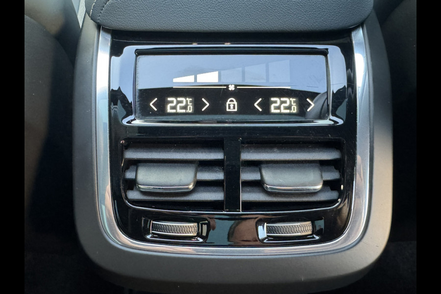 Volvo XC60 2.0 B4 Business R -Line Pro Panodak Volleder Adaptive Cruise Carplay Trekhaak Camera All-Seasonbanden Memory Stoelen