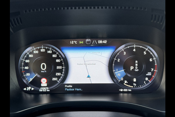 Volvo XC60 2.0 B4 Business R -Line Pro Panodak Volleder Adaptive Cruise Carplay Trekhaak Camera All-Seasonbanden Memory Stoelen