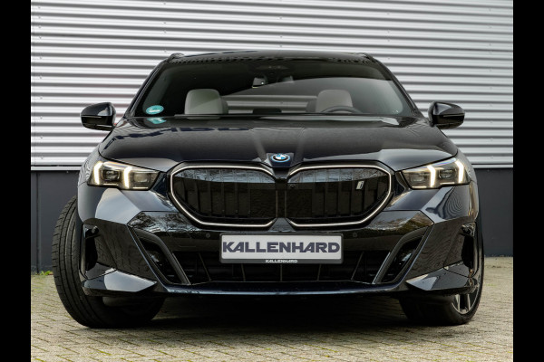 BMW i5 Touring xDrive40 M-Sport Pro - Full-Option - Adaptief M Onderstel Prof