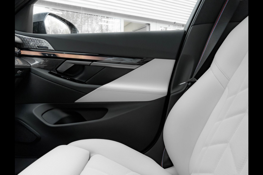 BMW i5 Touring xDrive40 M-Sport Pro - Full-Option - Adaptief M Onderstel Prof