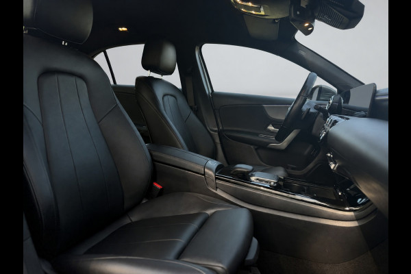 Mercedes-Benz A-Klasse 250 e Business Solution Luxury Limited, lederen sportint. Sfeerverlichting, camera, 1 e eigenaar, NL auto
