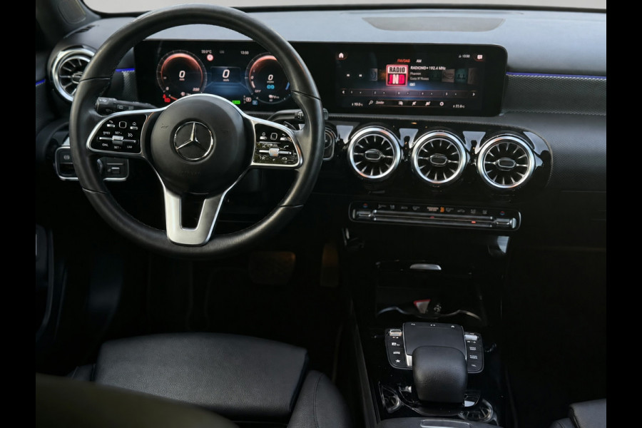Mercedes-Benz A-Klasse 250 e Business Solution Luxury Limited, lederen sportint. Sfeerverlichting, camera, 1 e eigenaar, NL auto