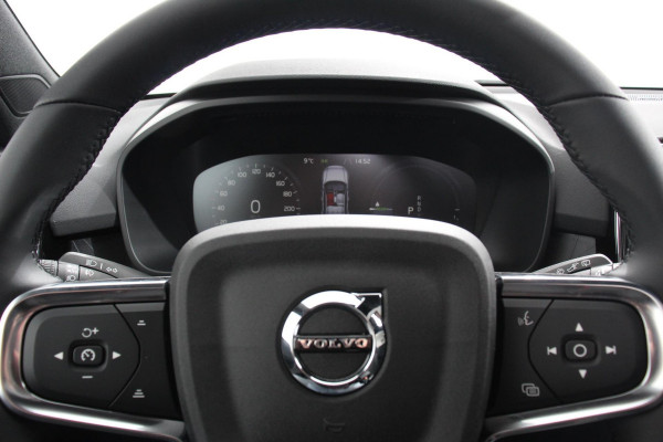 Volvo XC40 1.5 T5 Plug-in hybrid Ultimate Dark Electrische Glazen Panorama dak Navigatie Dab Led Adaptieve Cruise Control Camera Parkeer sensoren Lichtmetalen velgen