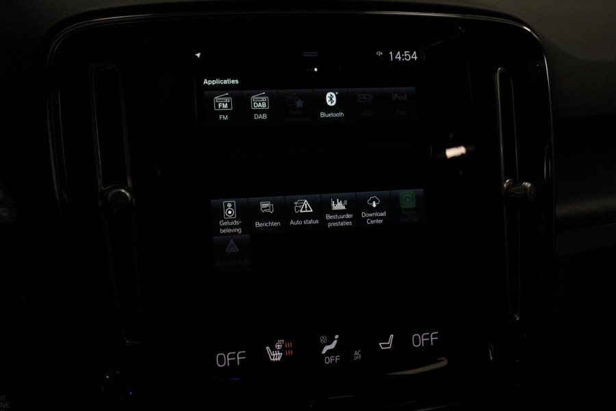 Volvo XC40 1.5 T5 Plug-in hybrid Ultimate Dark Electrische Glazen Panorama dak Navigatie Dab Led Adaptieve Cruise Control Camera Parkeer sensoren Lichtmetalen velgen