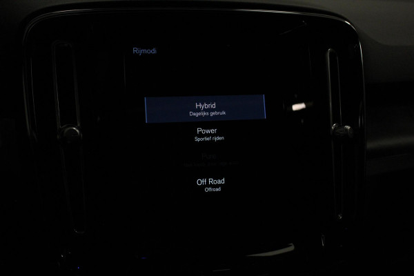 Volvo XC40 1.5 T5 Plug-in hybrid Ultimate Dark Electrische Glazen Panorama dak Navigatie Dab Led Adaptieve Cruise Control Camera Parkeer sensoren Lichtmetalen velgen
