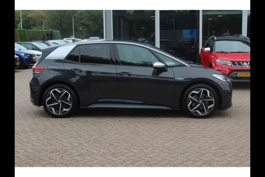 Volkswagen ID.3 First Plus 58 kWh / Trekhaak / Camera / Keyless / Matrix LED / Interieurvoorverwarming / 19'' / DAB / Navigatie / Stoel+Stuurverwarming / ACC