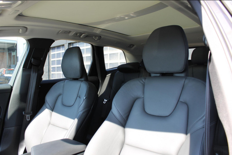 Volvo XC60 T6 Plug-in hybrid AWD Plus Dark Long range / Adaptieve cruise control / Panoramadak / Apple carplay / Parkeersensoren met 360 camera / Elektrische achterklep / Elektrische stoelen met geheugen / Stoel en stuurwielverwarming