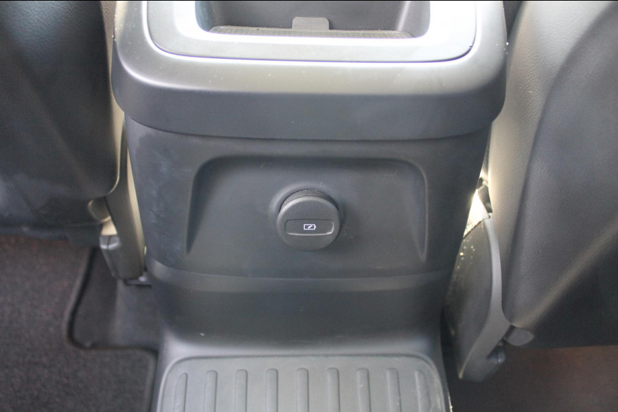Volvo XC60 T6 Plug-in hybrid AWD Plus Dark Long range / Adaptieve cruise control / Panoramadak / Apple carplay / Parkeersensoren met 360 camera / Elektrische achterklep / Elektrische stoelen met geheugen / Stoel en stuurwielverwarming