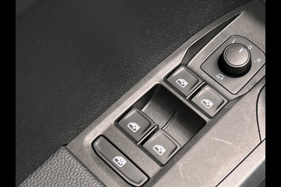 Seat Ibiza 1.0 TSI Style Business Intense | Trekhaak | Carplay | Cruise/Control | Climate/Control | Stoelverwarming |