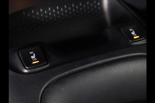 Toyota Corolla Touring Sports Hybrid 140 Business Luxury | Stoelverwarming | Apple Carplay & AndoidAUTO | Camera | Privacy Glass |