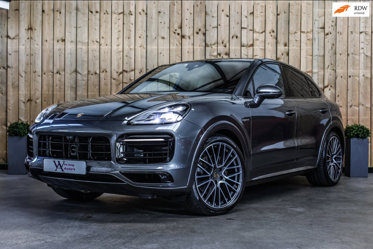 Porsche Cayenne Coupé 3.0 E-Hybrid *Pano*Sport Design*Sportuitlaat*Soft-Close*Sportstoelen*