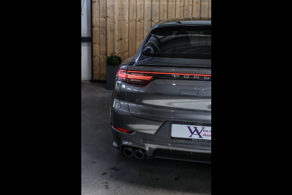 Porsche Cayenne Coupé 3.0 E-Hybrid *Pano*Sport Design*Sportuitlaat*Soft-Close*Sportstoelen*