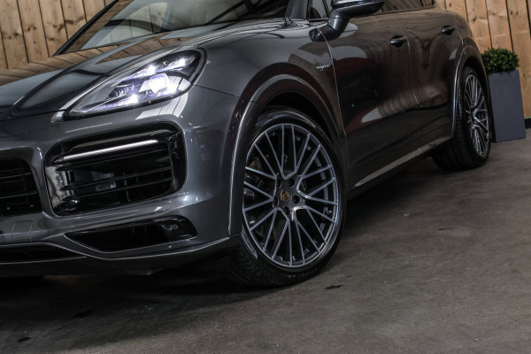 Porsche Cayenne Coupé 3.0 E-Hybrid *Pano*Sport Design*Sportuitlaat*Soft-Close*Sportstoelen*