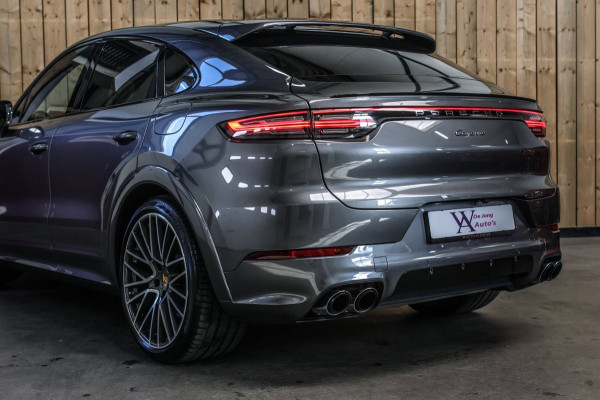 Porsche Cayenne Coupé 3.0 E-Hybrid *Pano*Sport Design*Sportuitlaat*Soft-Close*Sportstoelen*