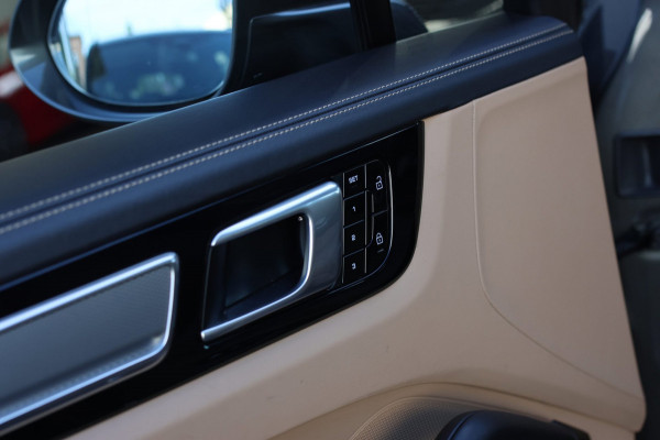 Porsche Cayenne Coupé 3.0 E-Hybrid *Pano*Sport Design*Sportuitlaat*Soft-Close*Sportstoelen*