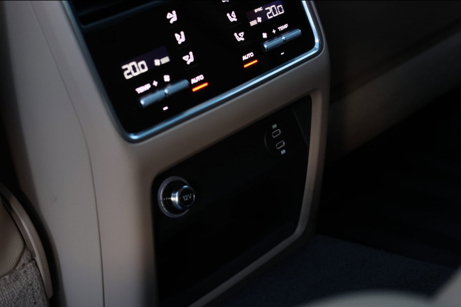 Porsche Cayenne Coupé 3.0 E-Hybrid *Pano*Sport Design*Sportuitlaat*Soft-Close*Sportstoelen*