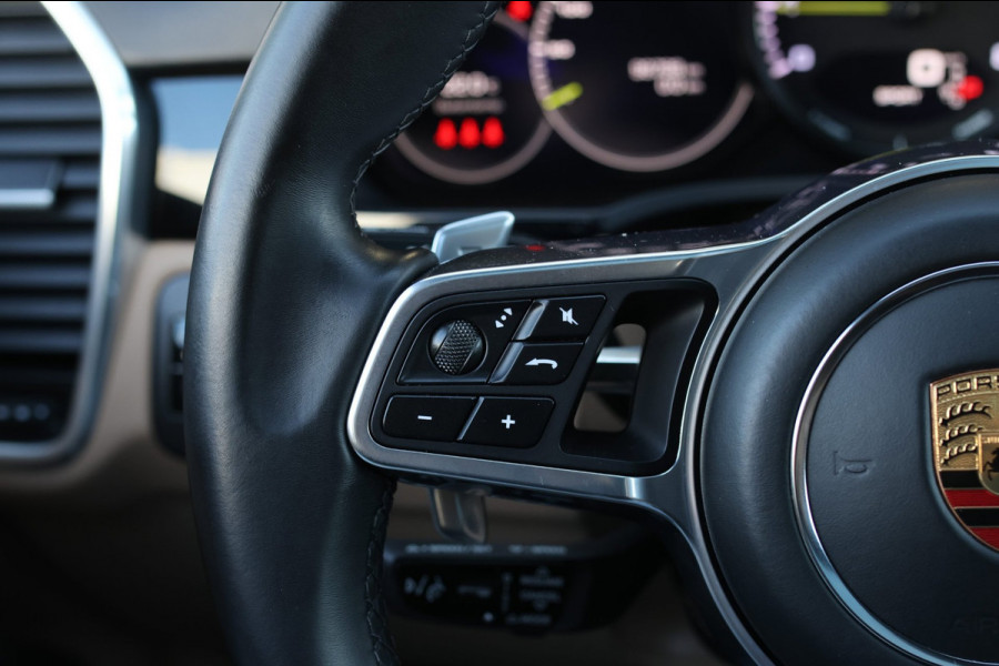 Porsche Cayenne Coupé 3.0 E-Hybrid *Pano*Sport Design*Sportuitlaat*Soft-Close*Sportstoelen*
