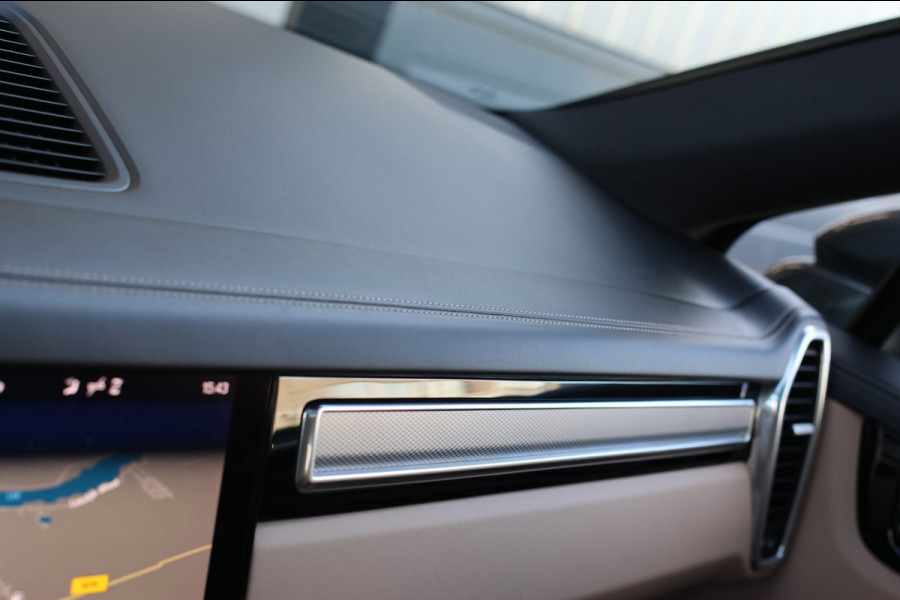 Porsche Cayenne Coupé 3.0 E-Hybrid *Pano*Sport Design*Sportuitlaat*Soft-Close*Sportstoelen*