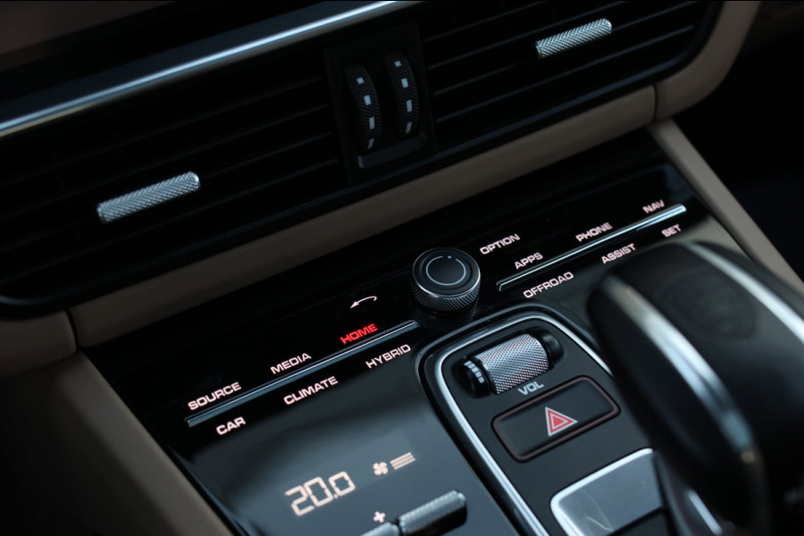Porsche Cayenne Coupé 3.0 E-Hybrid *Pano*Sport Design*Sportuitlaat*Soft-Close*Sportstoelen*