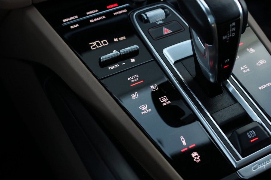 Porsche Cayenne Coupé 3.0 E-Hybrid *Pano*Sport Design*Sportuitlaat*Soft-Close*Sportstoelen*