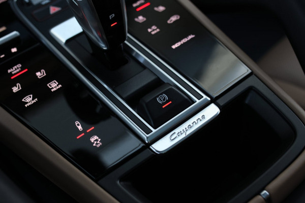 Porsche Cayenne Coupé 3.0 E-Hybrid *Pano*Sport Design*Sportuitlaat*Soft-Close*Sportstoelen*