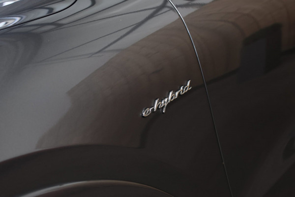Porsche Cayenne Coupé 3.0 E-Hybrid *Pano*Sport Design*Sportuitlaat*Soft-Close*Sportstoelen*