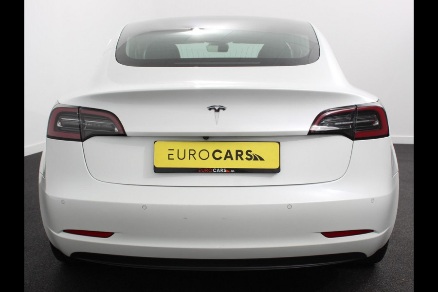 Tesla Model 3 Standard RWD Plus 60 kWh Panorama dak Navigatie Leder Parkeersensoren Camera 19" Sport Wheels