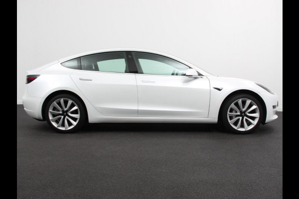 Tesla Model 3 Standard RWD Plus 60 kWh Panorama dak Navigatie Leder Parkeersensoren Camera 19" Sport Wheels