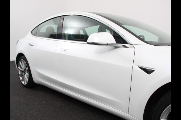 Tesla Model 3 Standard RWD Plus 60 kWh Panorama dak Navigatie Leder Parkeersensoren Camera 19" Sport Wheels