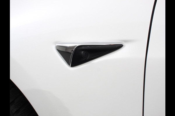Tesla Model 3 Standard RWD Plus 60 kWh Panorama dak Navigatie Leder Parkeersensoren Camera 19" Sport Wheels