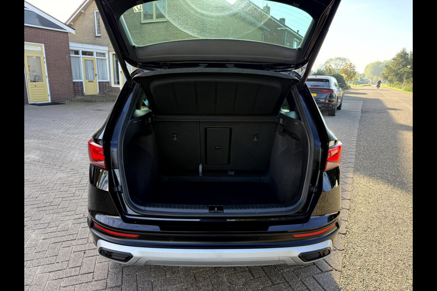 Seat Ateca 1.5 TSI Xperience Business Intense Panoramadak, Trekhaak, 19''Lmv