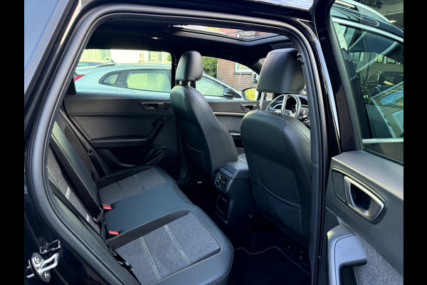 Seat Ateca 1.5 TSI Xperience Business Intense Panoramadak, Trekhaak, 19''Lmv