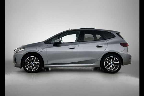 BMW 2 Serie Active Tourer 225e xDrive M-SPORT | PANO | SHADOW-LINE | CAMERA