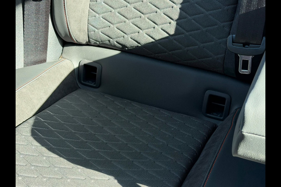 Seat Ateca 1.5 TSI FR 150 pk DSG Bus. Int / volle uitvoering o.a. Trekhaak, carplay, navi, DAB+