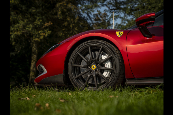 Ferrari 296 GTB 3.0 V6 Assetto Fiorano | Carbon velgen