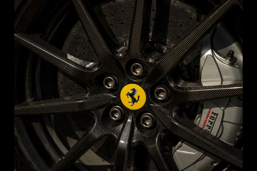 Ferrari 296 GTB 3.0 V6 Assetto Fiorano | Carbon velgen
