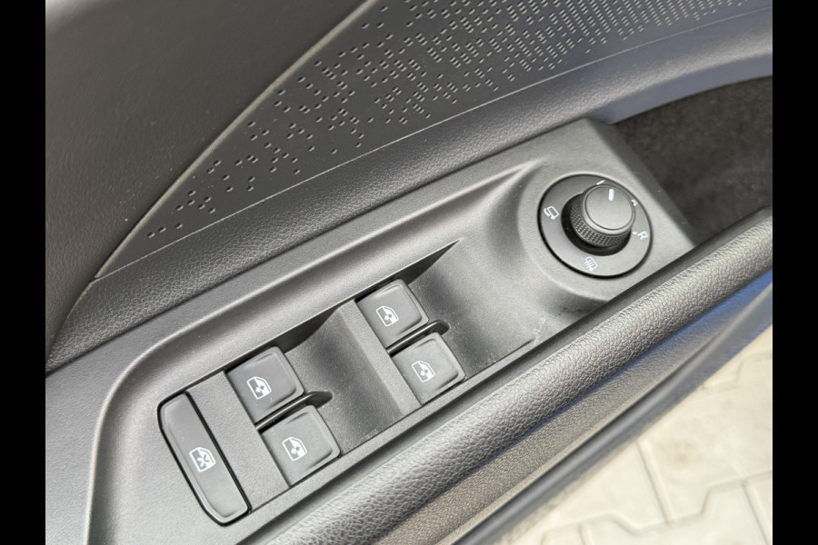 Škoda ENYAQ iV BWJ 2021 | 60 SPORTLINE | SOH 91,55% | TREKHAAK | PANO DAK | LEER | STOEL&STUUR VERW | CAMERA A | CARPLAY |