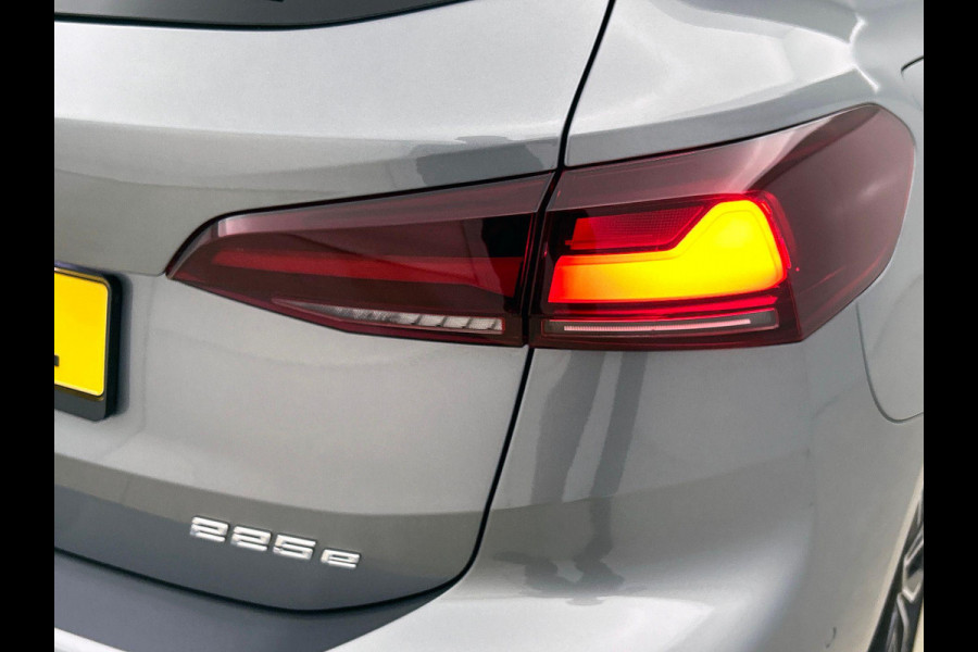 BMW 2 Serie Active Tourer 225e xDrive M-SPORT | PANO | SHADOW-LINE | CAMERA