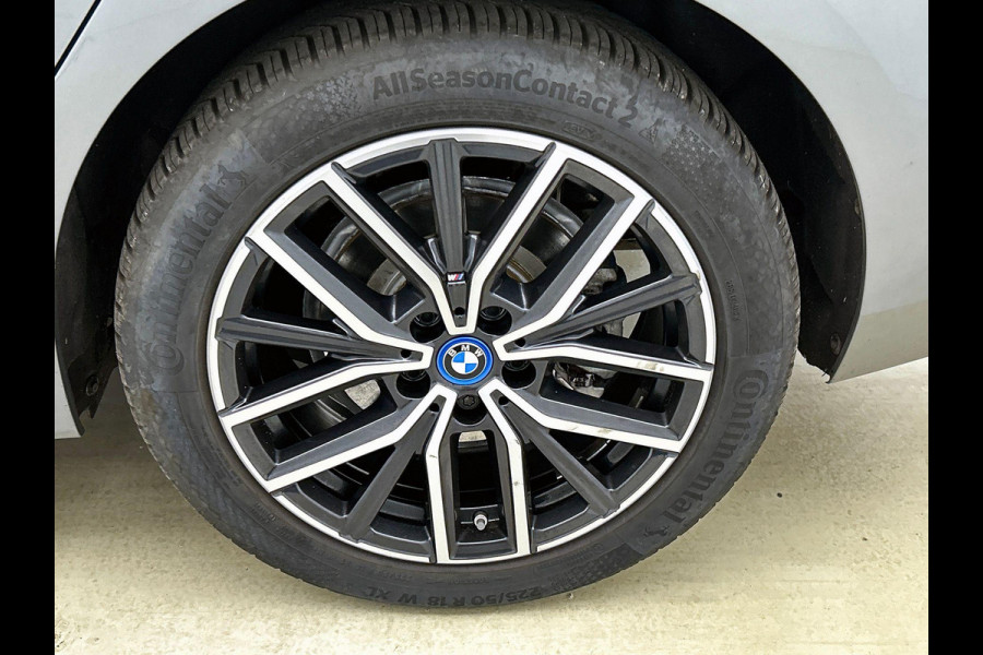 BMW 2 Serie Active Tourer 225e xDrive M-SPORT | PANO | SHADOW-LINE | CAMERA