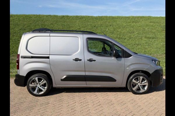 Peugeot Partner 1.5 BlueHDI Premium MAD Luchtvering op achteras | Maxxfan in laadruimte | Laadruimte bekleed met isolatie | PDC & camera A | 1e Eigenaar | NAP