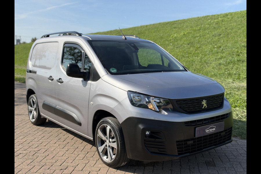 Peugeot Partner 1.5 BlueHDI Premium MAD Luchtvering op achteras | Maxxfan in laadruimte | Laadruimte bekleed met isolatie | PDC & camera A | 1e Eigenaar | NAP