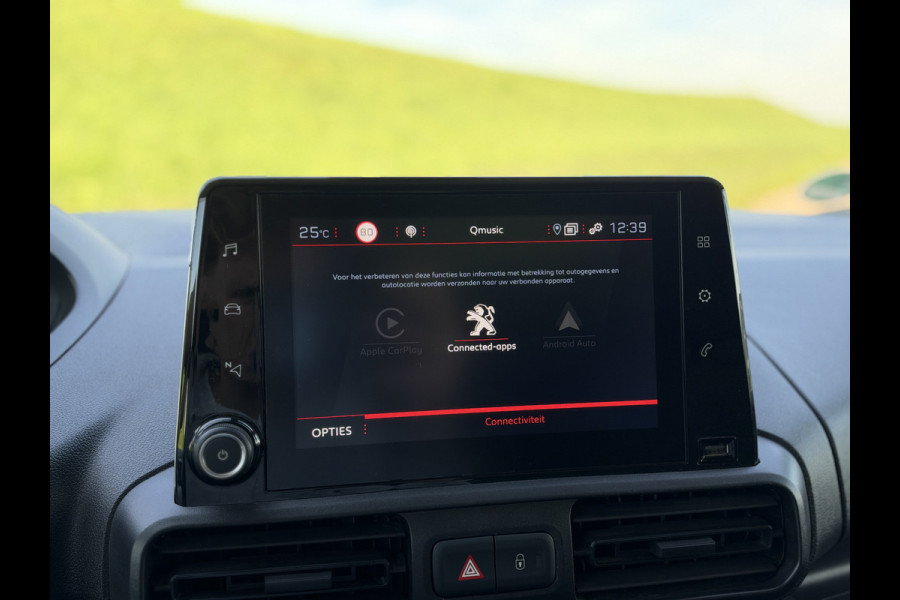 Peugeot Partner 1.5 BlueHDI Premium MAD Luchtvering op achteras | Maxxfan in laadruimte | Laadruimte bekleed met isolatie | PDC & camera A | 1e Eigenaar | NAP