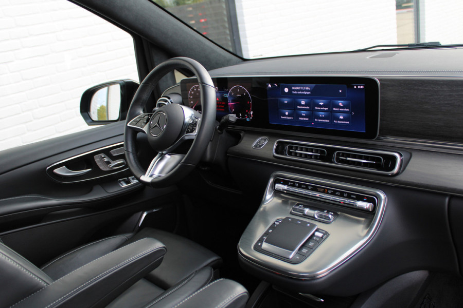 Mercedes-Benz V-Klasse 300d / AMG / Exclusive / DC / 4-matic / Luchtvering / Pano / Elec Stoelen / Burmester / Vol Opties / NIEUWSTAAT.