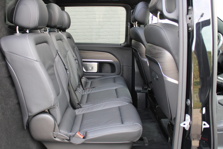 Mercedes-Benz V-Klasse 300d / AMG / Exclusive / DC / 4-matic / Luchtvering / Pano / Elec Stoelen / Burmester / Vol Opties / NIEUWSTAAT.