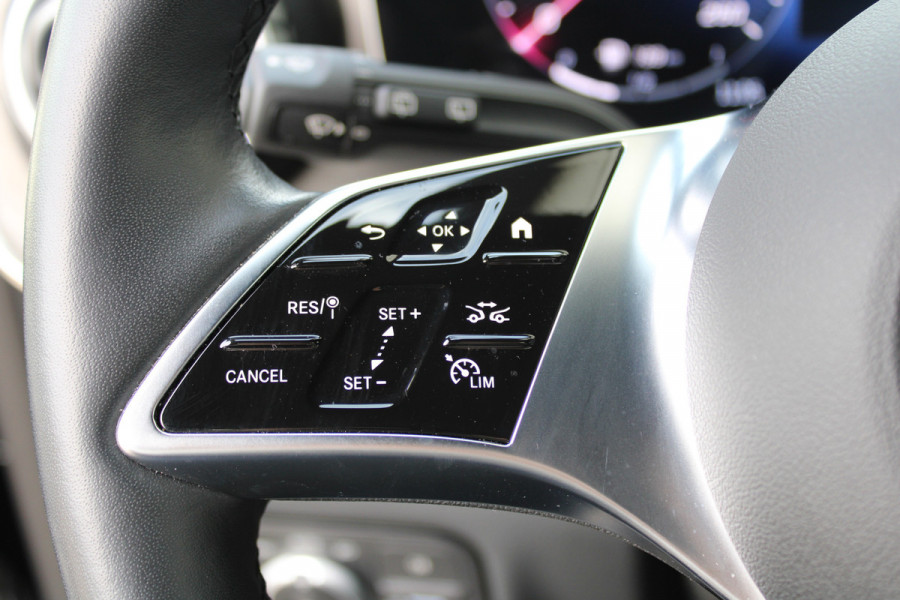 Mercedes-Benz V-Klasse 300d / AMG / Exclusive / DC / 4-matic / Luchtvering / Pano / Elec Stoelen / Burmester / Vol Opties / NIEUWSTAAT.
