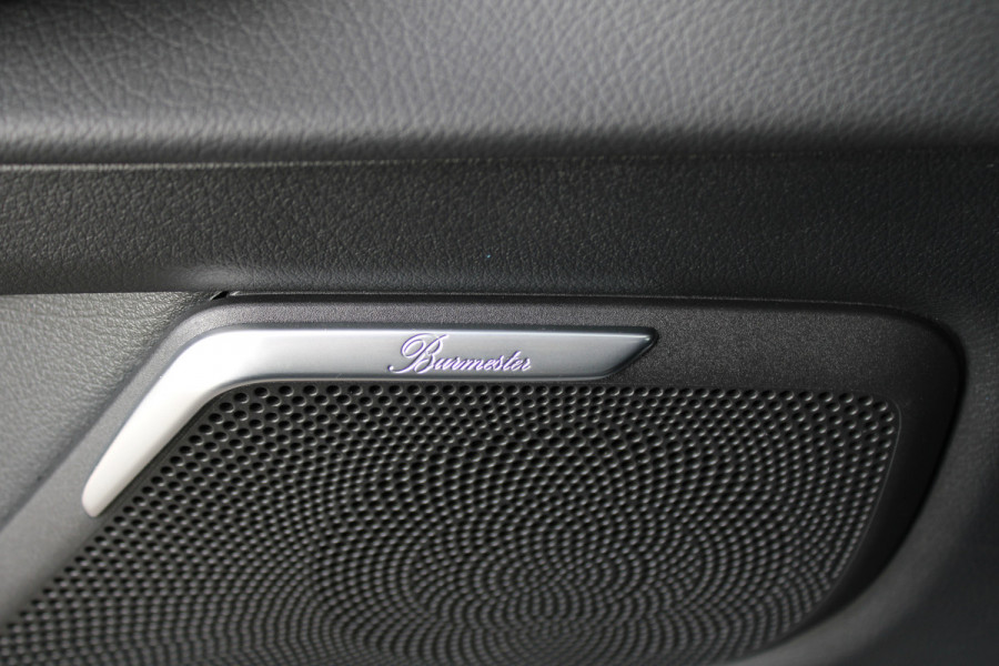 Mercedes-Benz V-Klasse 300d / AMG / Exclusive / DC / 4-matic / Luchtvering / Pano / Elec Stoelen / Burmester / Vol Opties / NIEUWSTAAT.