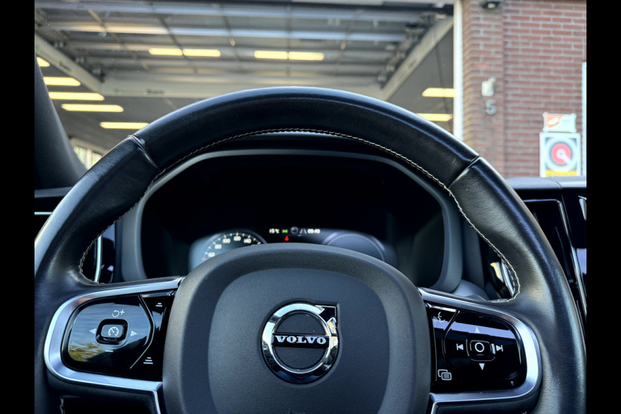 Volvo XC60 2.0 Recharge T6 AWD R-Design Panoramadak, Camera, 19''Lmv
