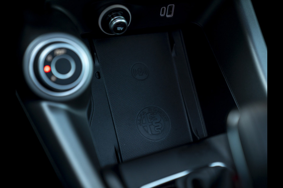 Alfa Romeo Tonale 1.3T PHEV Sprint | Full option | Pano-dak | 20 inch | Harman/Kardon